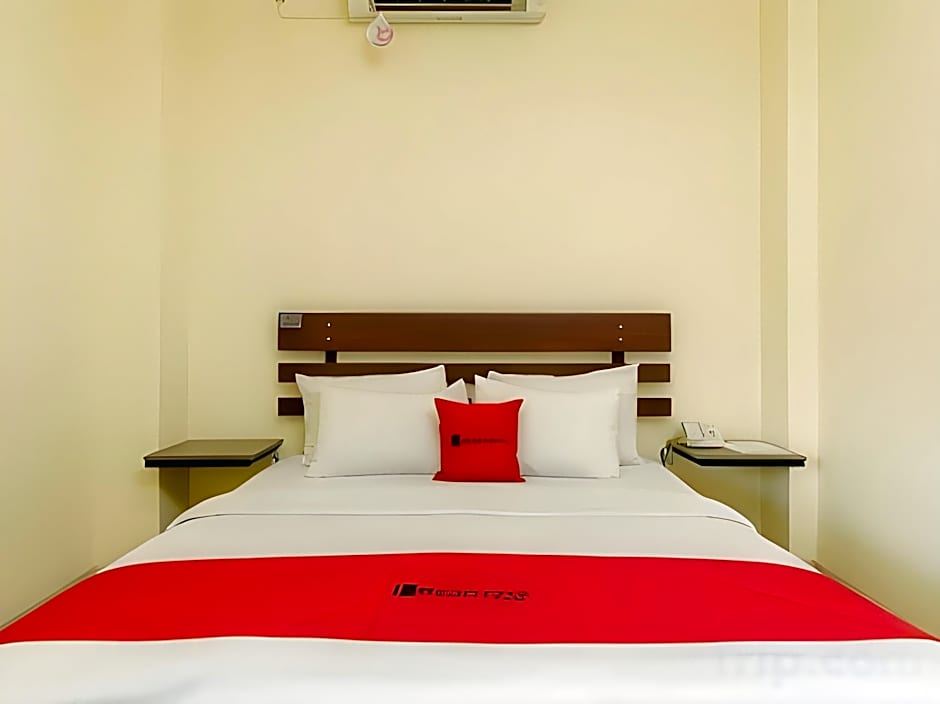 RedDoorz  Syariah near Jembatan Siti Nurbaya Padang