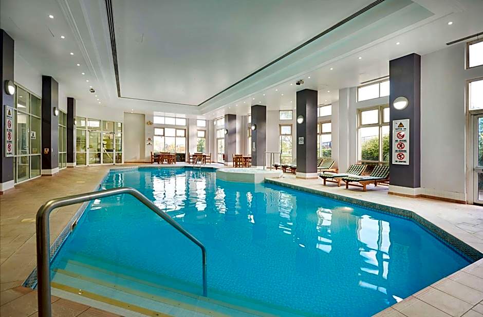 DoubleTree by Hilton Dartford Bridge