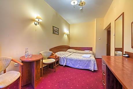 Twin Room with Private Bathroom