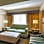 Best Western Plus Cottontree Inn