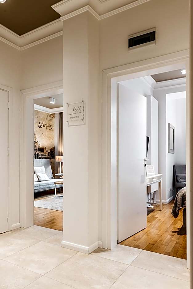 AVANTI Home