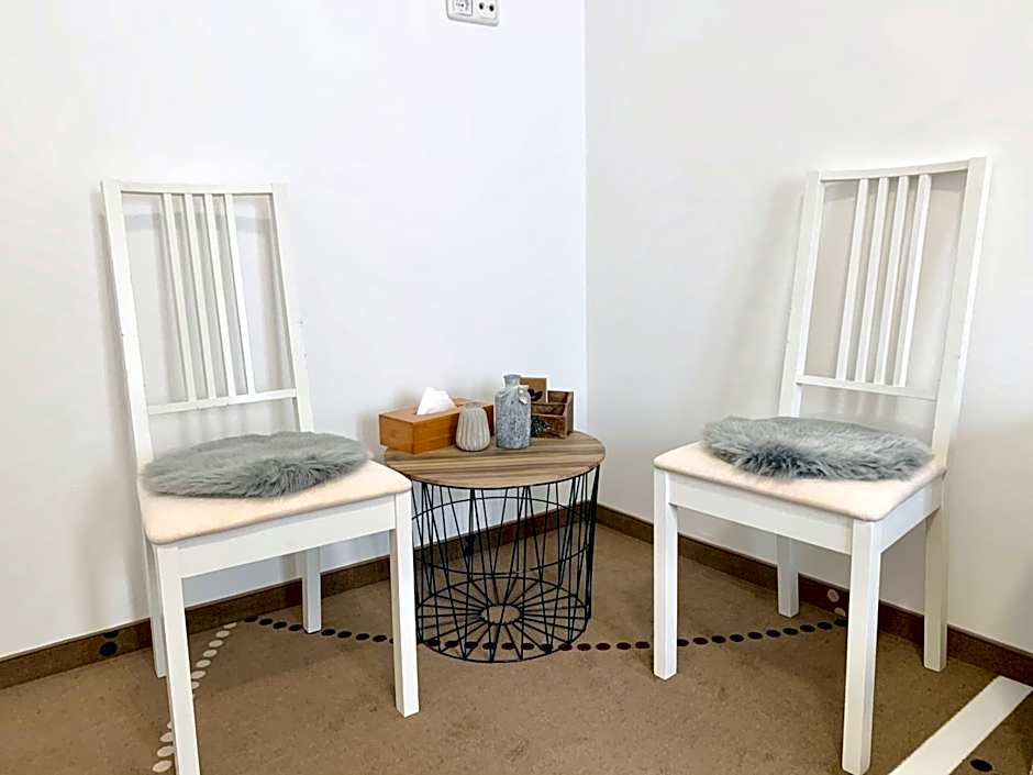 New Hostel Berlin Mitte FREE SNACK hot tea and coffee