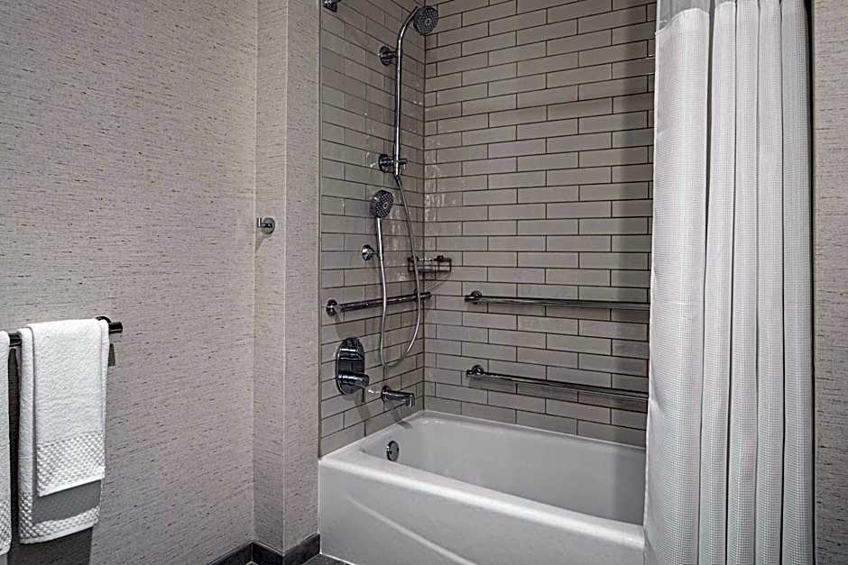 DoubleTree Suites by Hilton Orlando - Disney Springs® Area