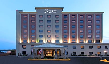 Niagara Riverside Resort; BW Premier Collection