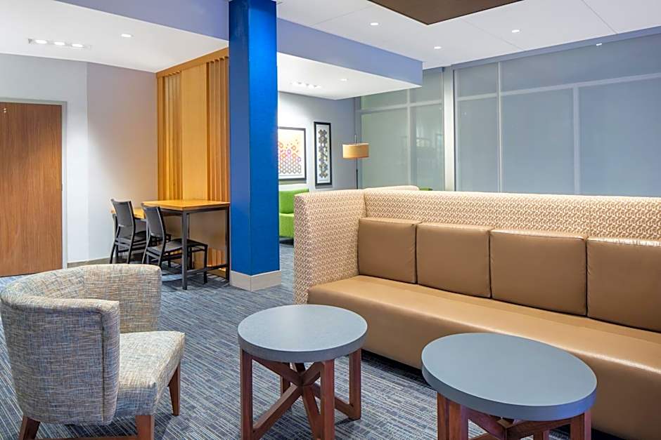 Holiday Inn Express And Suites Chico By IHG