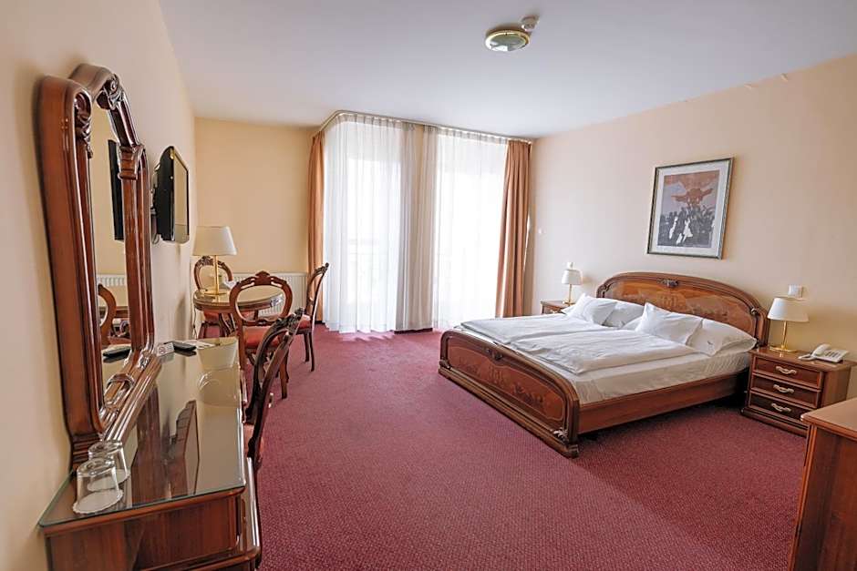 Pannonia Hotel