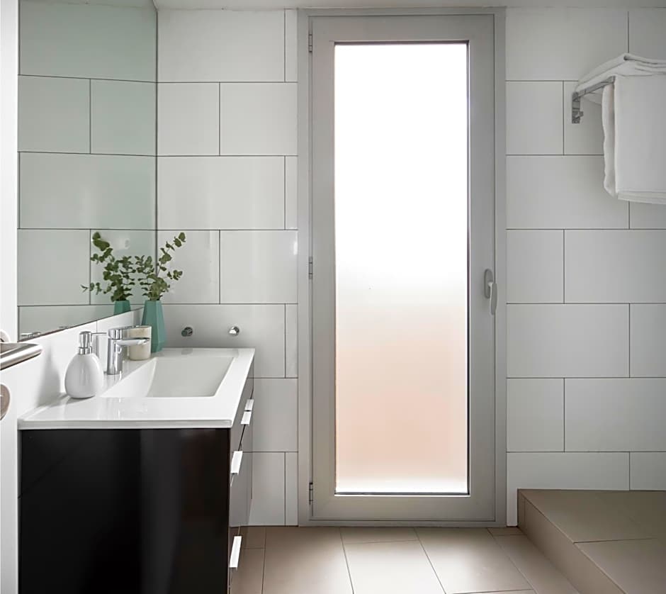 Feelathome Poblenou Beach Apartments