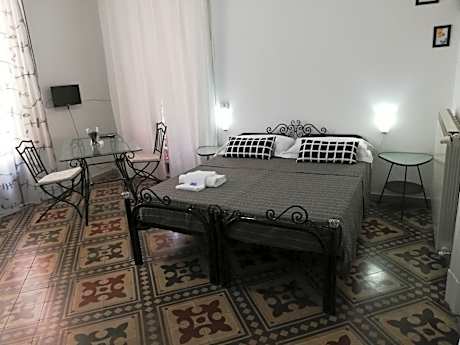 Aloi Rooms