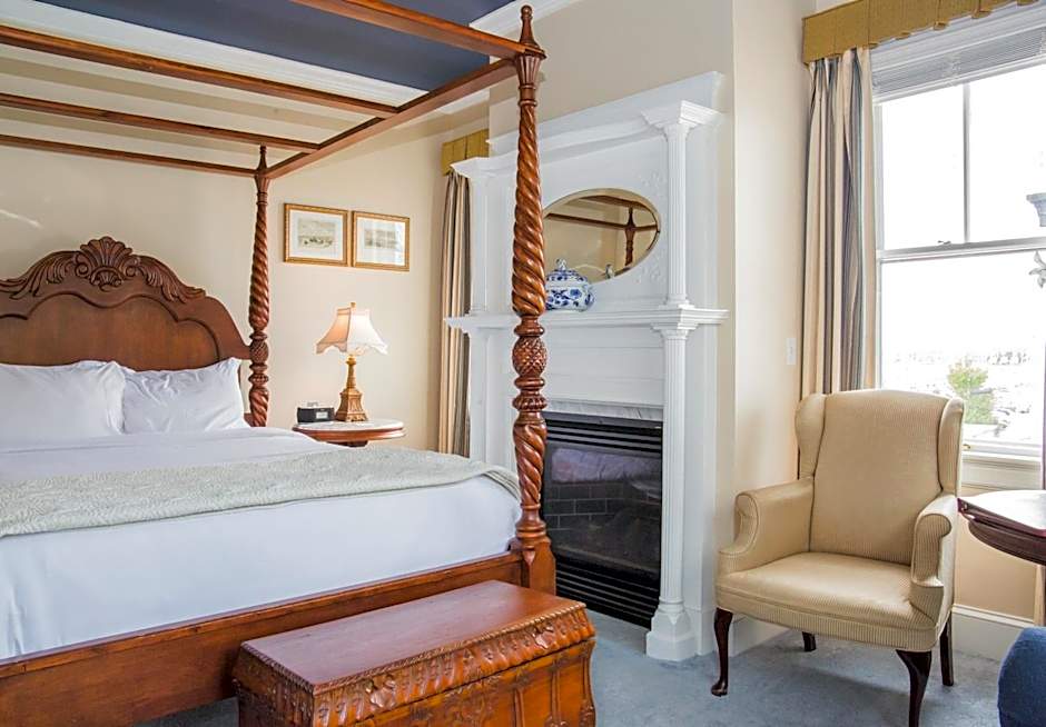 Almondy Inn Bed & Breakfast