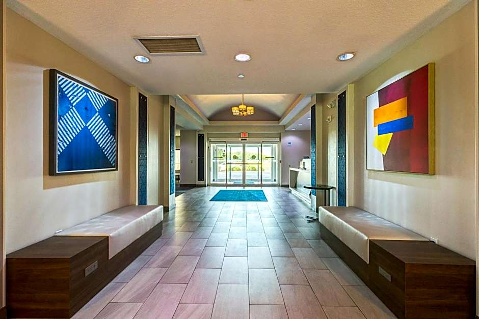 Holiday Inn Express Hotel & Suites Salina By IHG