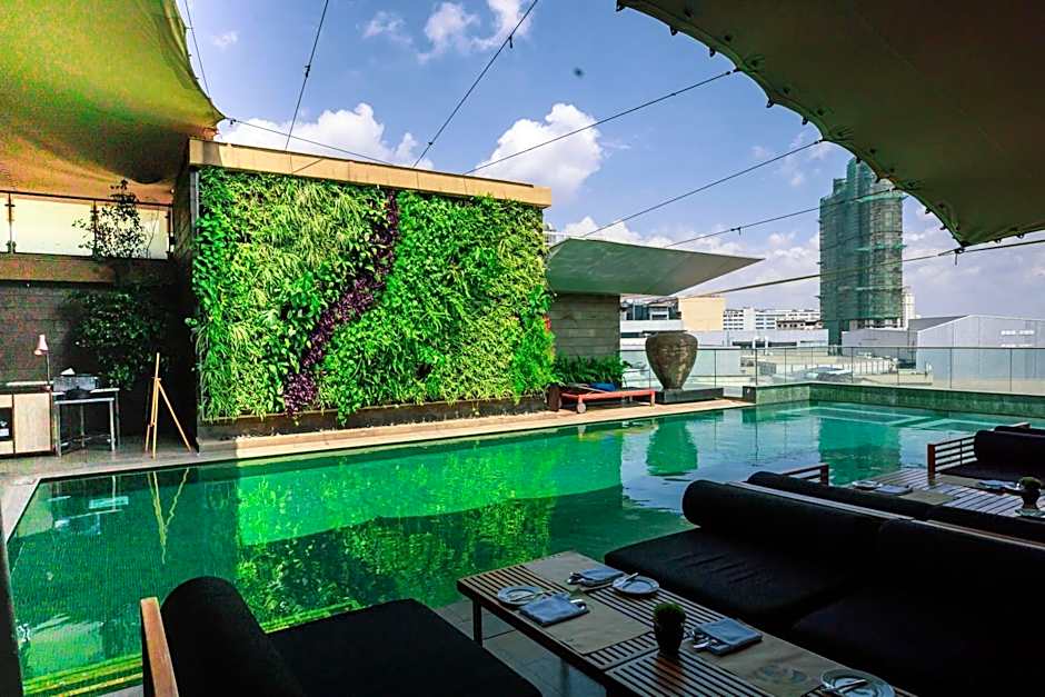 Sankara Nairobi, Autograph Collection