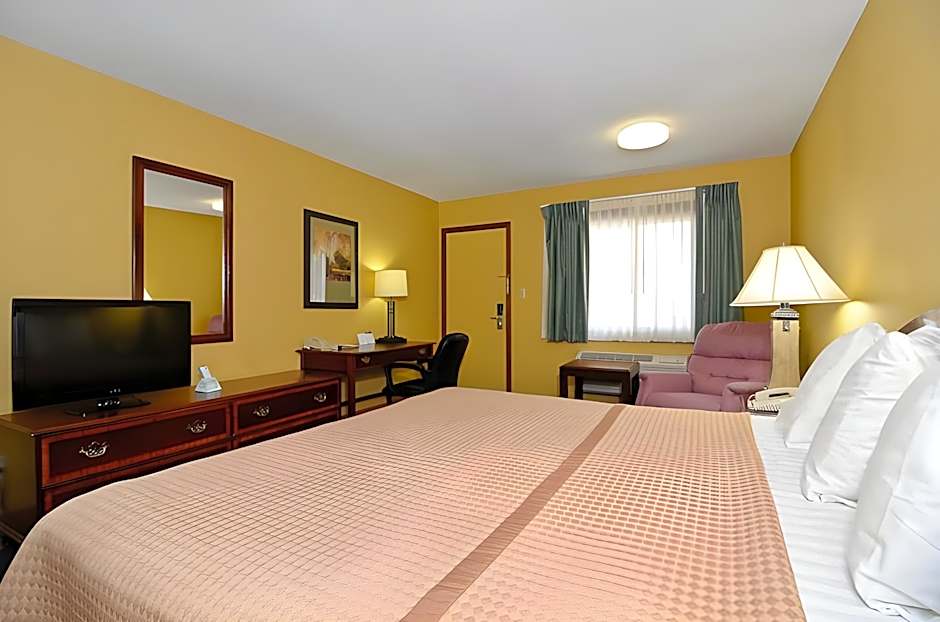 Americas Best Value Inn Iola