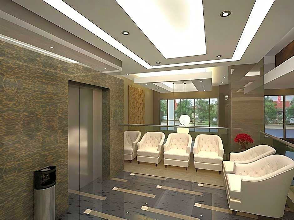 Travellers Hotel Phinisi