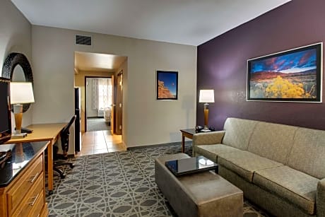 King Suite with Sofa Bed and Kitchen - Accessible, Tub
