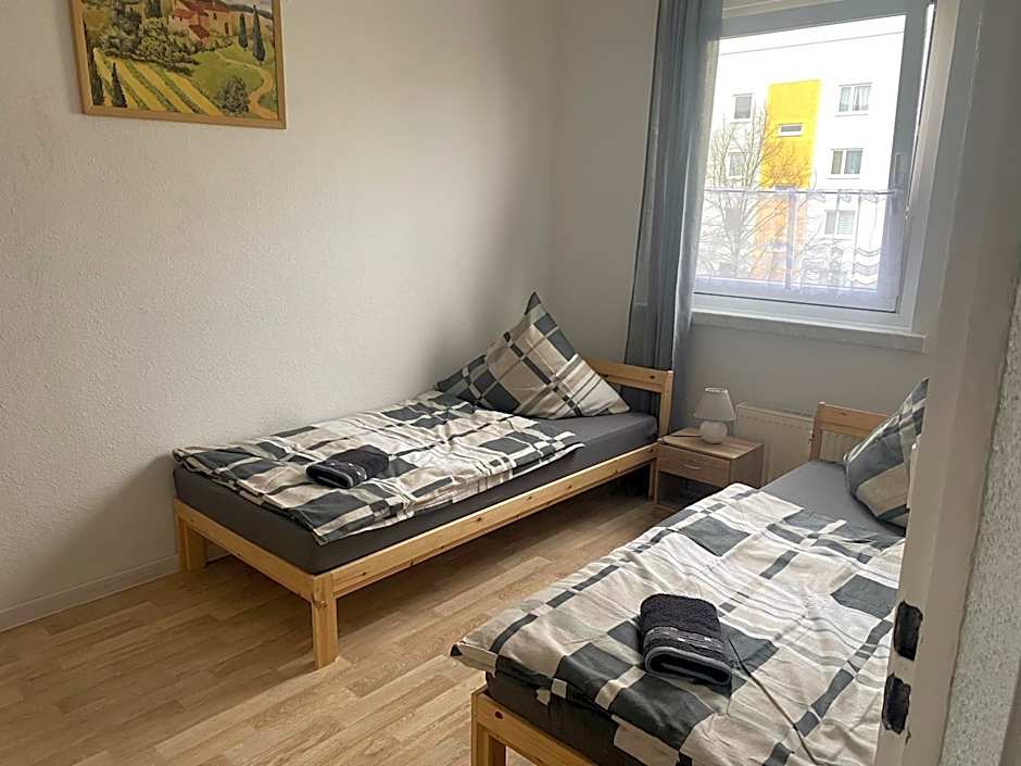 Monteur und Ferienwohnung in Magdeburg mit 3 Schlafzimmern 6 Personen BTR 174