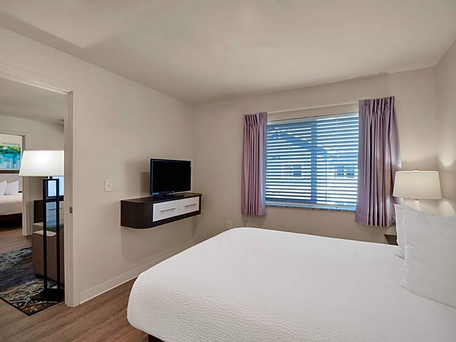 WaterWalk Extended Stay by Wyndham Charlotte - Arrowood