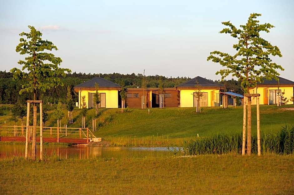 Black Bridge Hotel Apartment