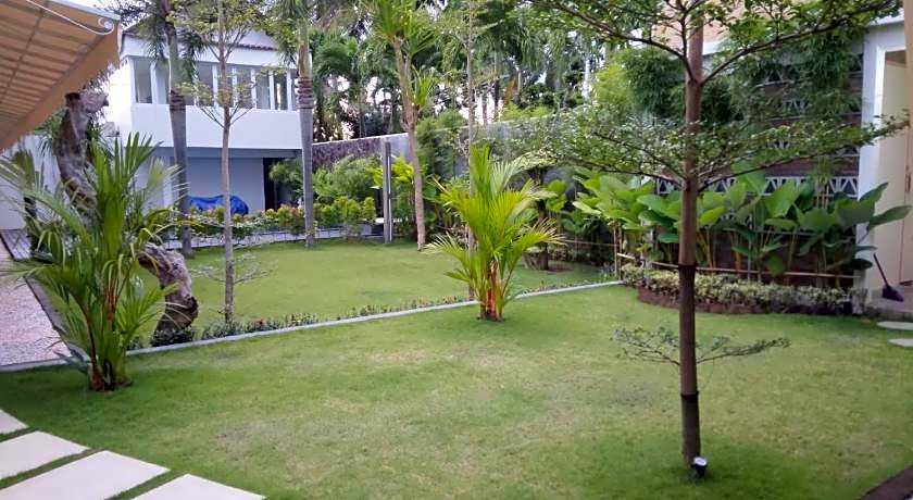 Roots Hotel Senggigi