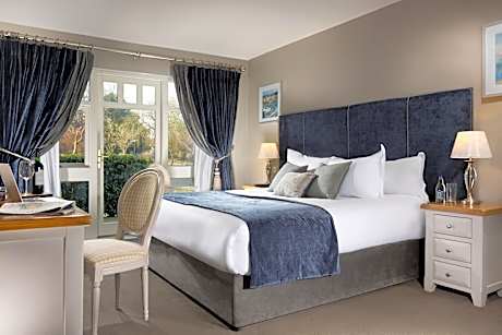 Deluxe Lodge Bedroom