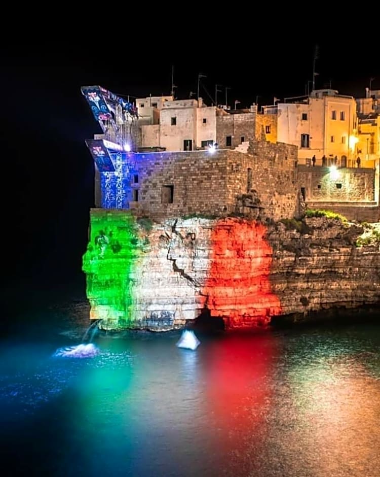 White Suite Polignano 08