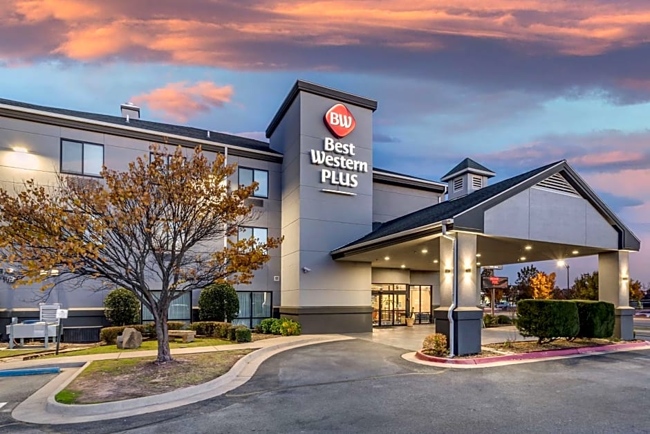 Best Western Plus Castlerock Inn & Suites