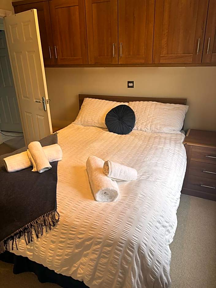 Gressingham 9 - South Lakes Leisure Village - lodge on the lake