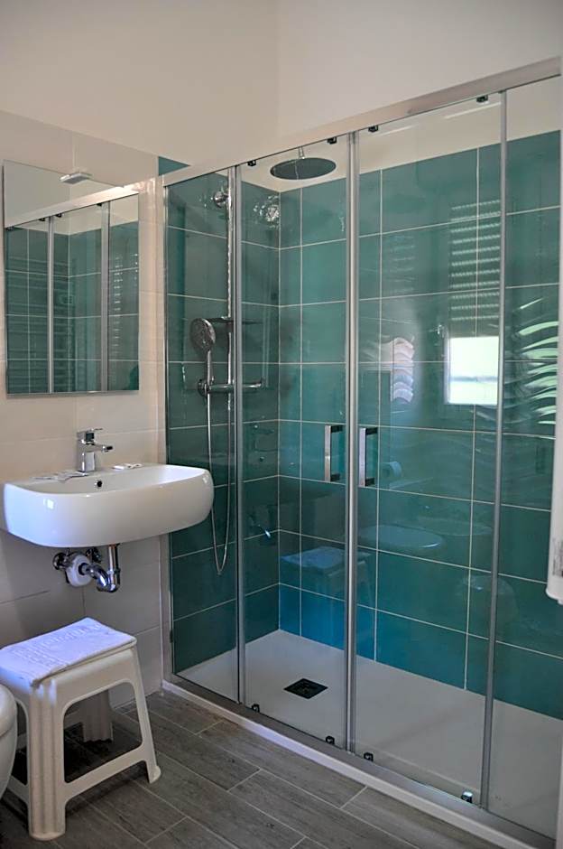 Hotel Susy - Ambienti rinnovati - direttamente su viale Dante e a due passi dal mare