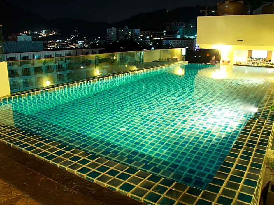 Hemingways Silk Hotel