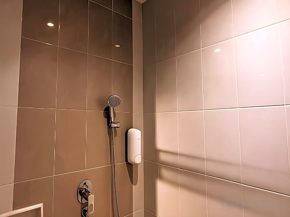 MaxOneHotels.com @ Kota Harapan Indah Bekasi