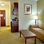 Holiday Inn Express Hotel & Suites Winnie By IHG