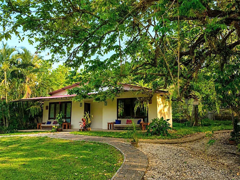 Los Susurros. Casa