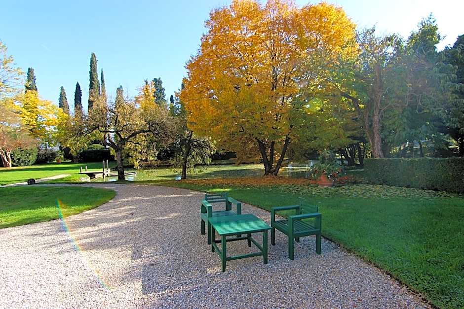Villa Giona