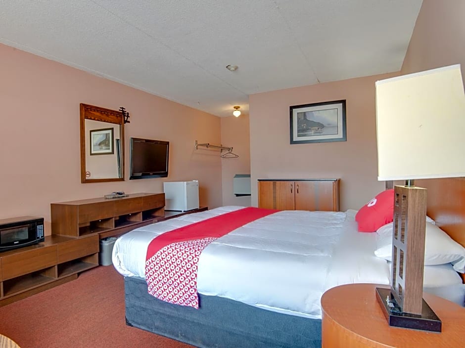 Falls Inn Near Casino Niagara By OYO