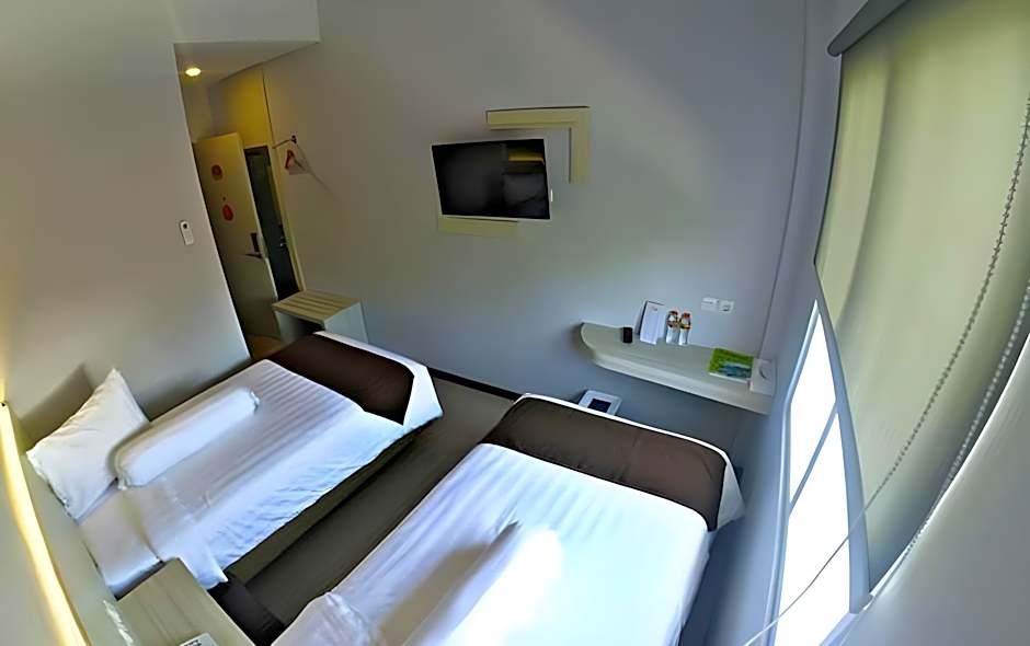 Front One Boutique Brani Solo