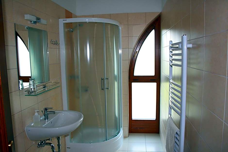 Piroska Csárda és Panzió