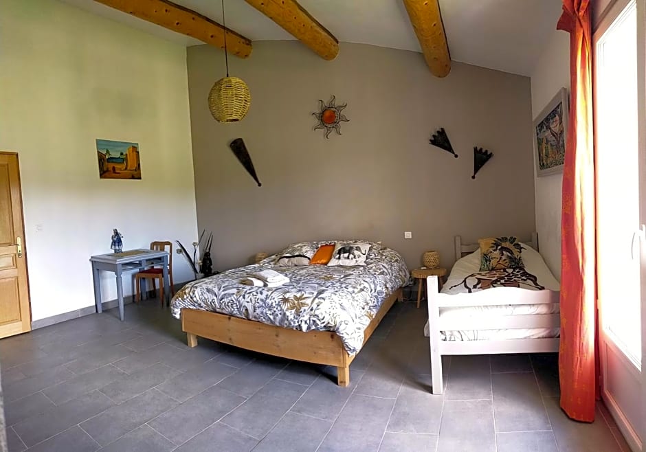 La Sarriette - Chambres d'hôtes et gîte d'étape à Eygalières