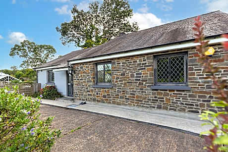 Hazelglade Cottage - Hot Tub and Games Room