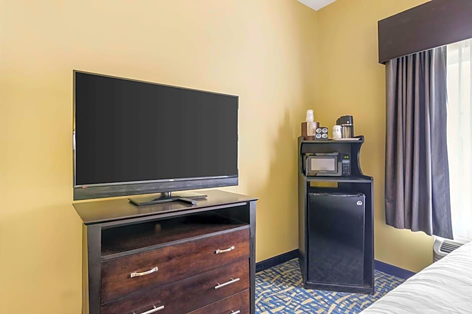 Best Western Plus Brunswick Inn & Suites