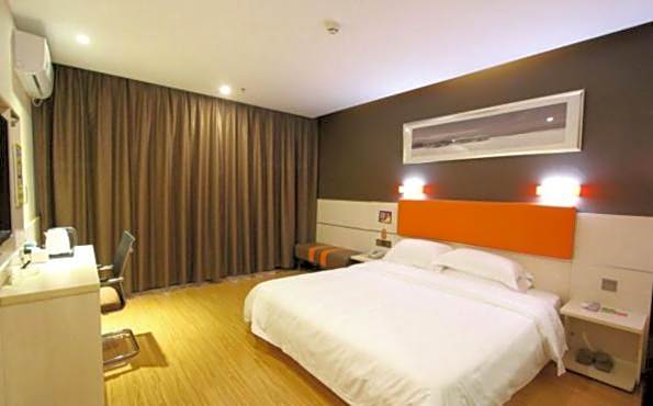 7 Days Premium Yunfu Xinxing Coach Terminal Branch