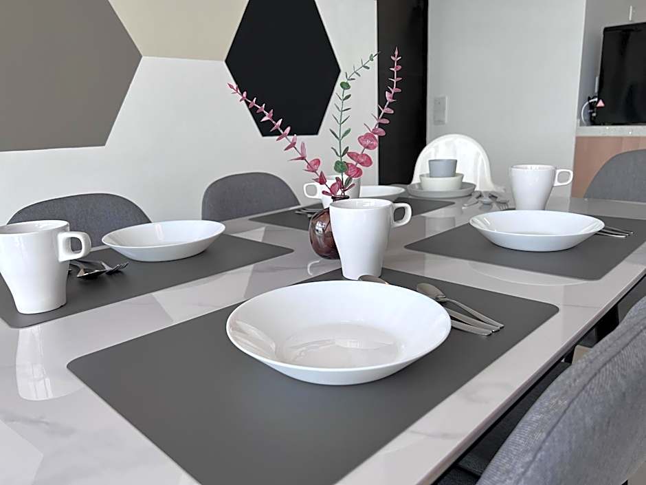 Georgetown Urban Family & Baby-Friendly Home with Skypool Seaview