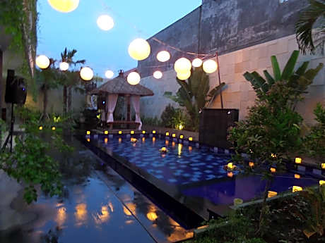 Deluxe Double Room with Pool View
