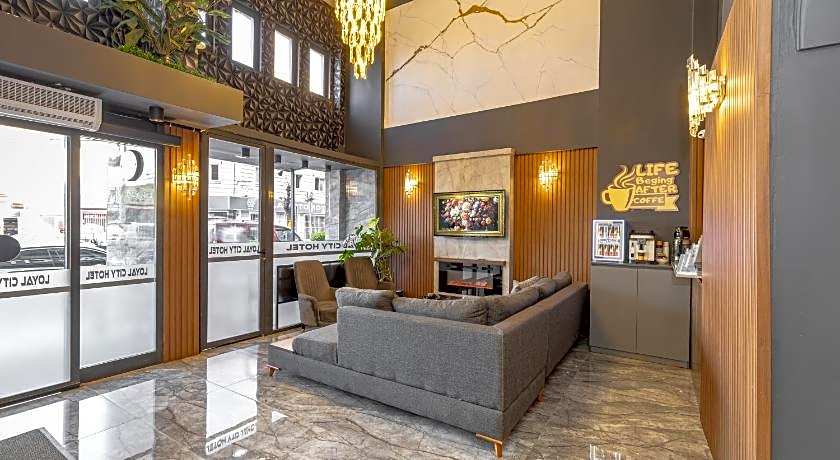 LoyalCity Hotel