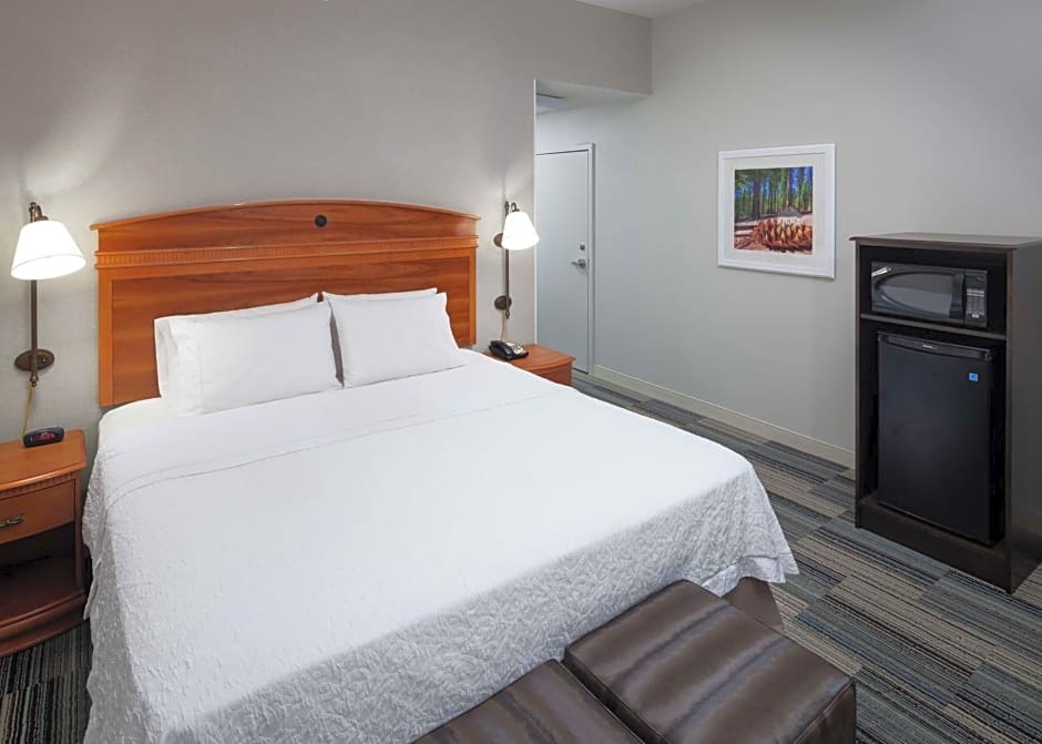 Hampton Inn By Hilton & Suites Tulare