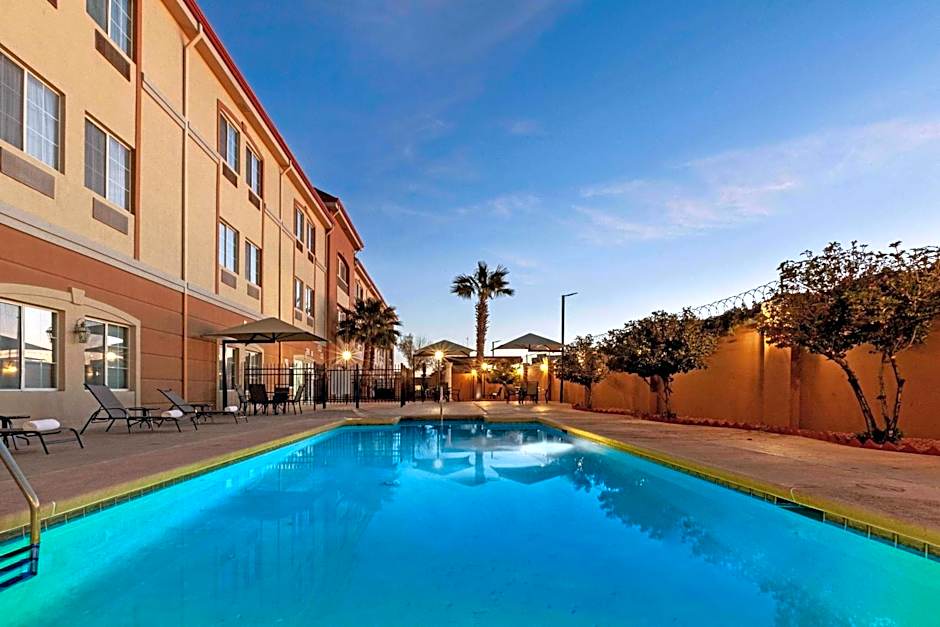 La Quinta Inn & Suites by Wyndham Cd Juarez Near US Consulate