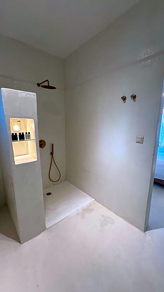 Eight Dimensions Capari Suites Elafonisos