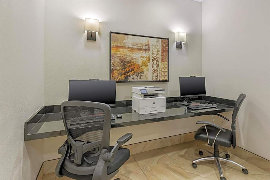 Best Western Plus Hudson Hotel & Suites