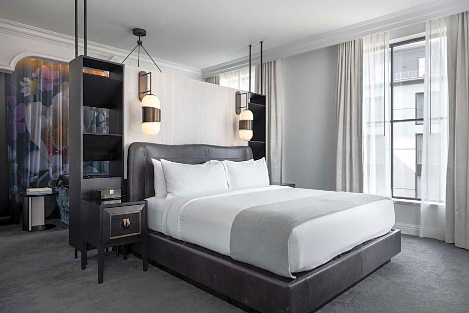 Daxton Hotel Birmingham, Curio Collection by Hilton