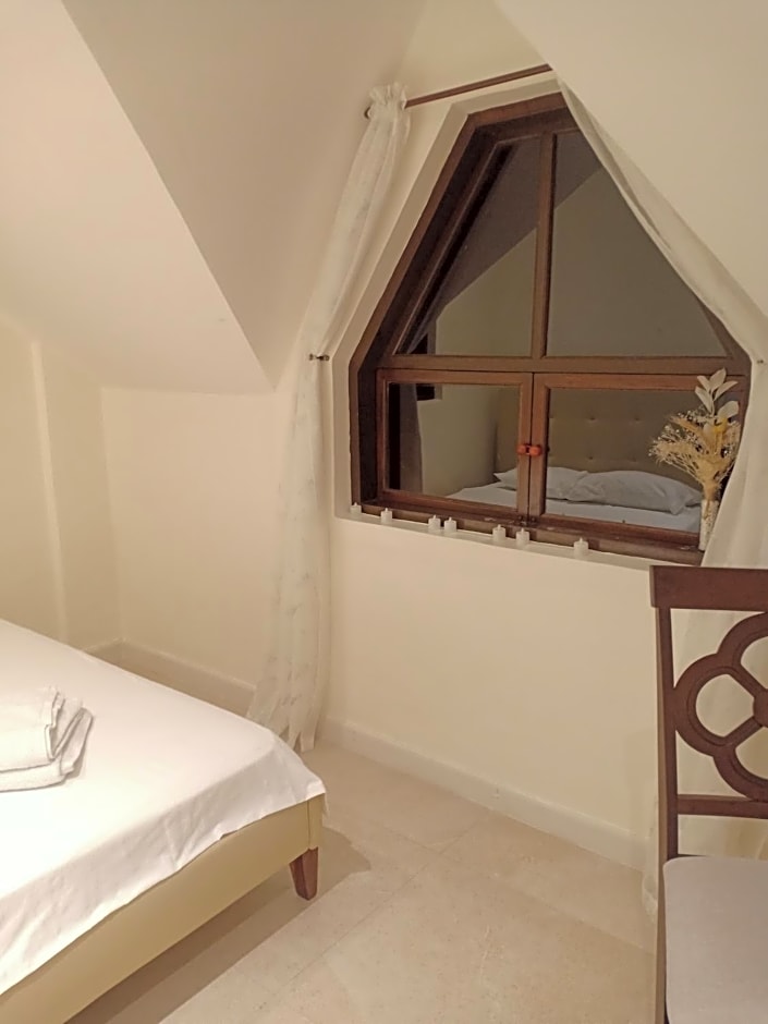 El Castillo Bed and Breakfast