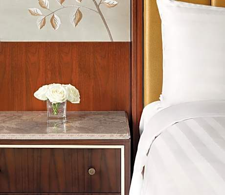 Executive King Suite with City View with Lounge Access