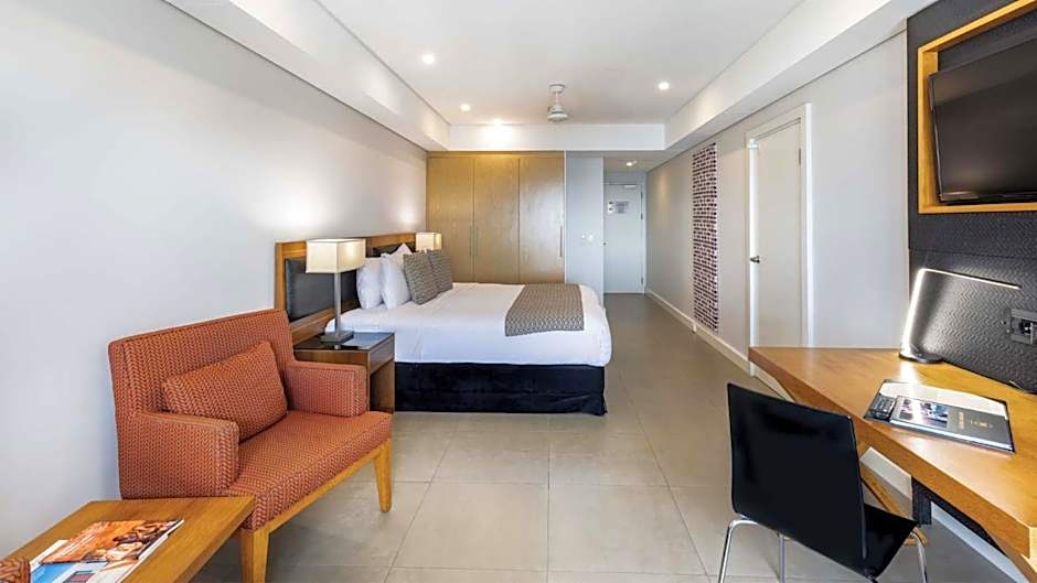 Oaks Darwin Elan Hotel